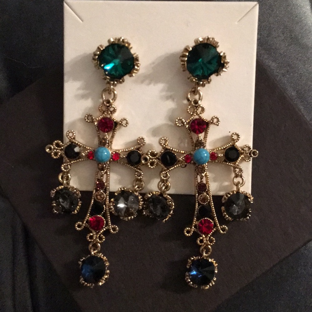 Brand new costume jeweled earrings cross Korea